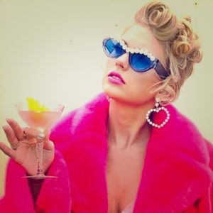 Rad & Refined Sunglasses Taylor Swift.  BNIB